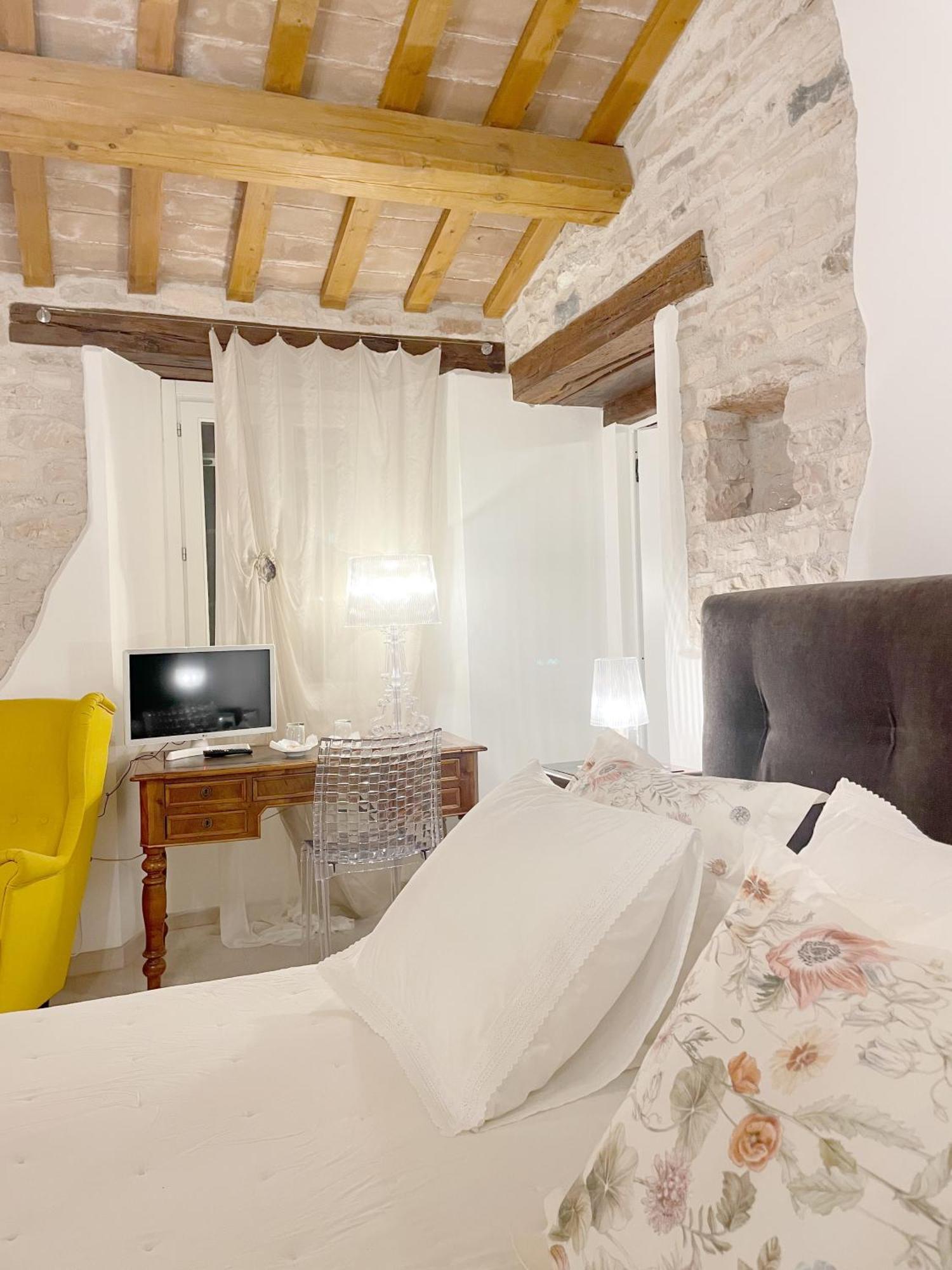 Agriturismo "Le Cannelle" Spa & Day Wellness Villa Fossombrone Luaran gambar