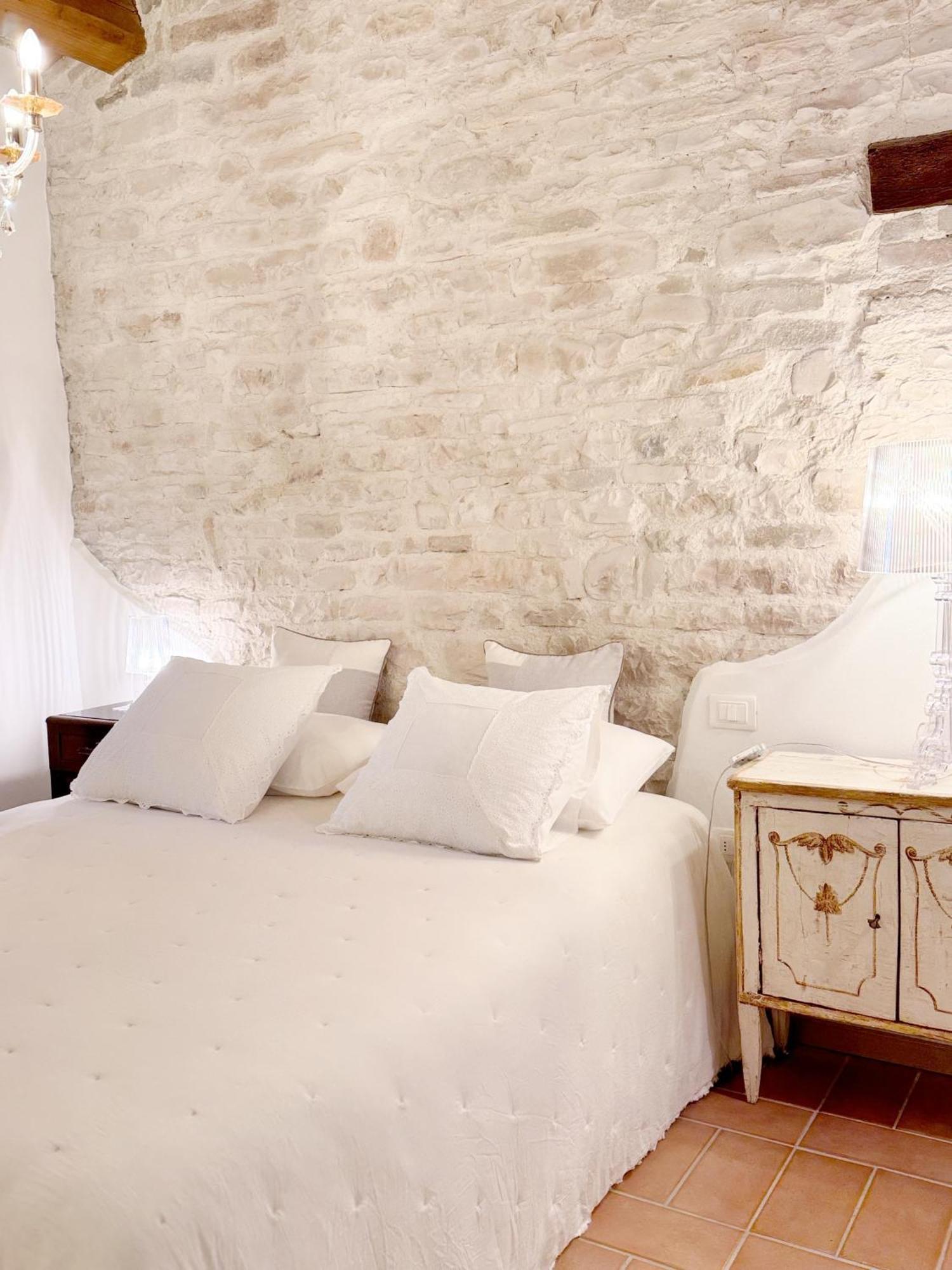 Agriturismo "Le Cannelle" Spa & Day Wellness Villa Fossombrone Luaran gambar